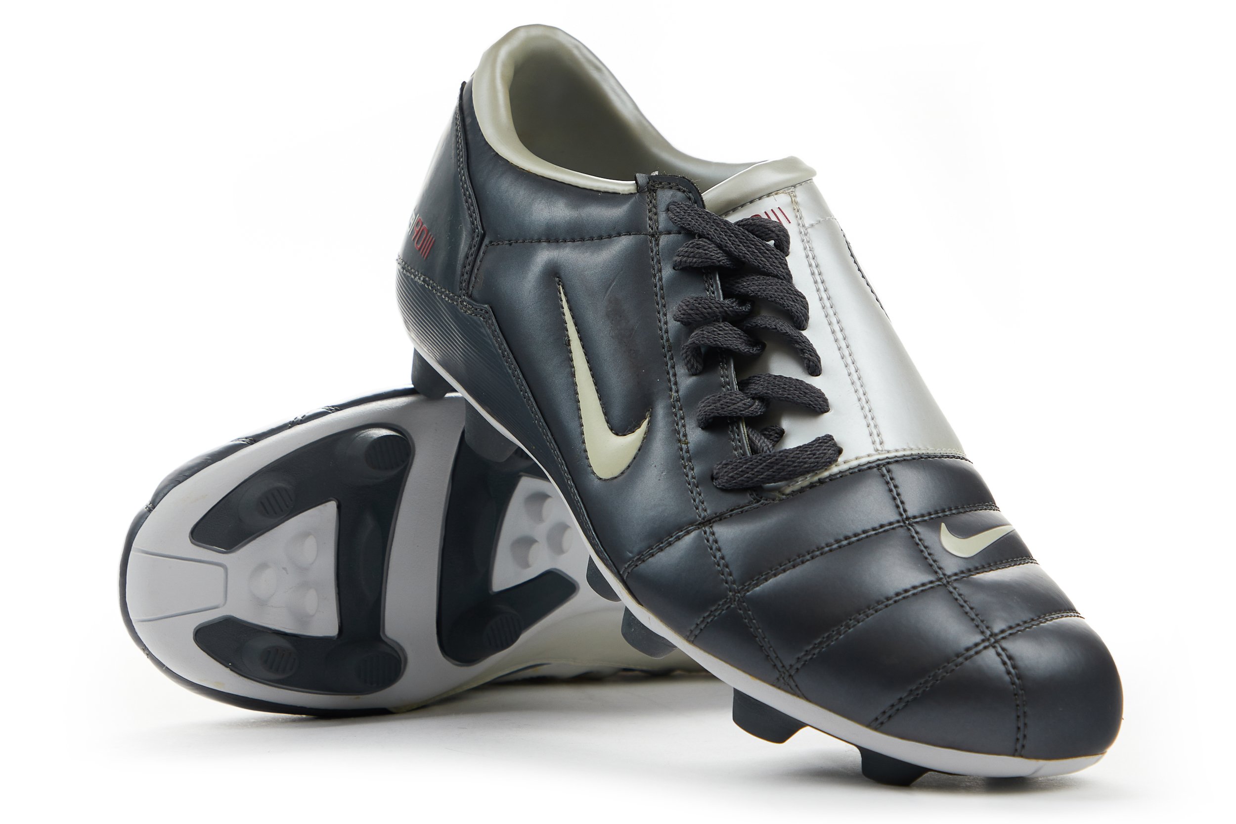 total 90 football boots 2004