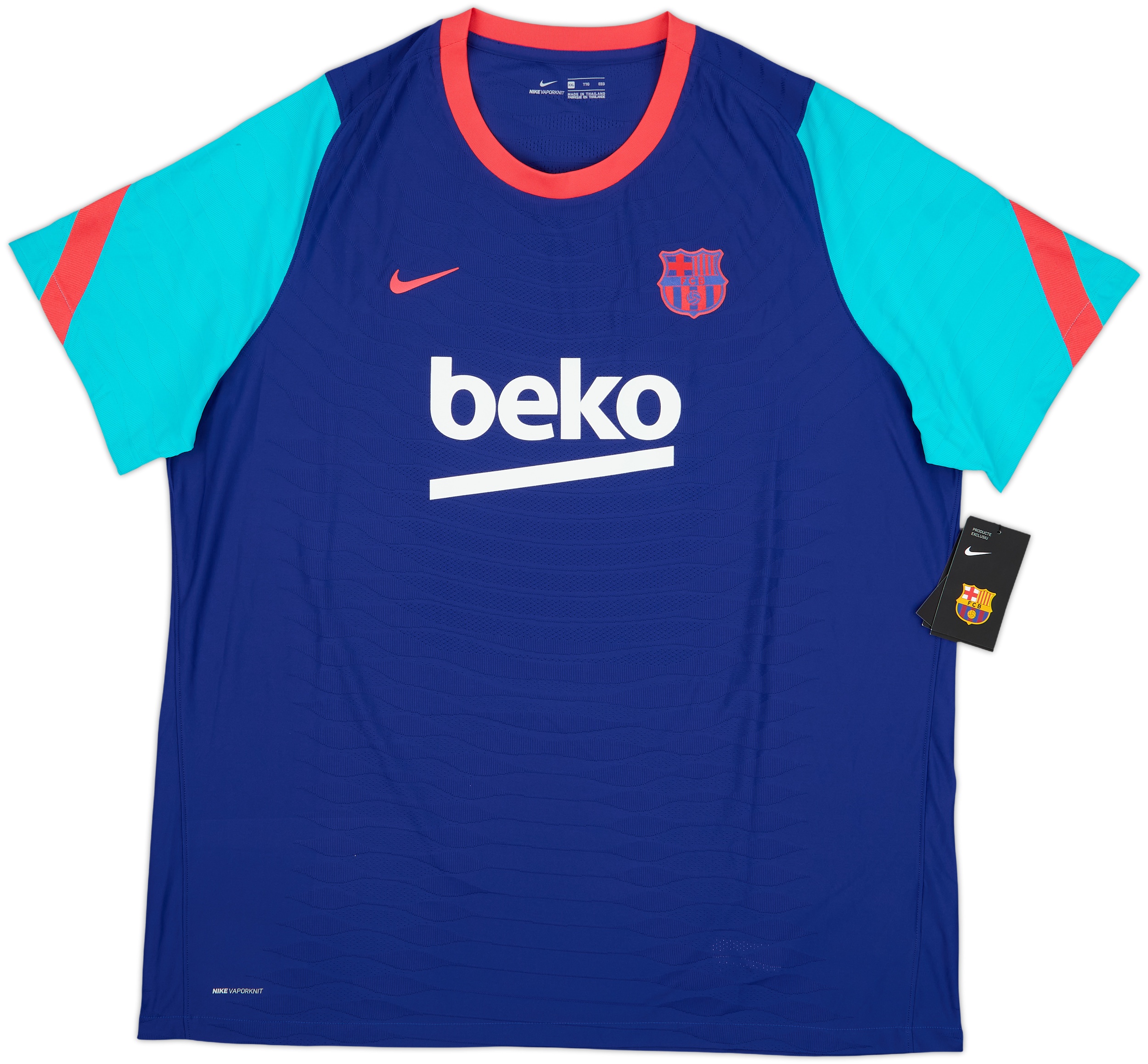 Nike FCB Escola Soccer Camp Tシャツ Mサイズ FC Barcelona Big Kids' Nike Soccer T-Shirt – Soccer90
