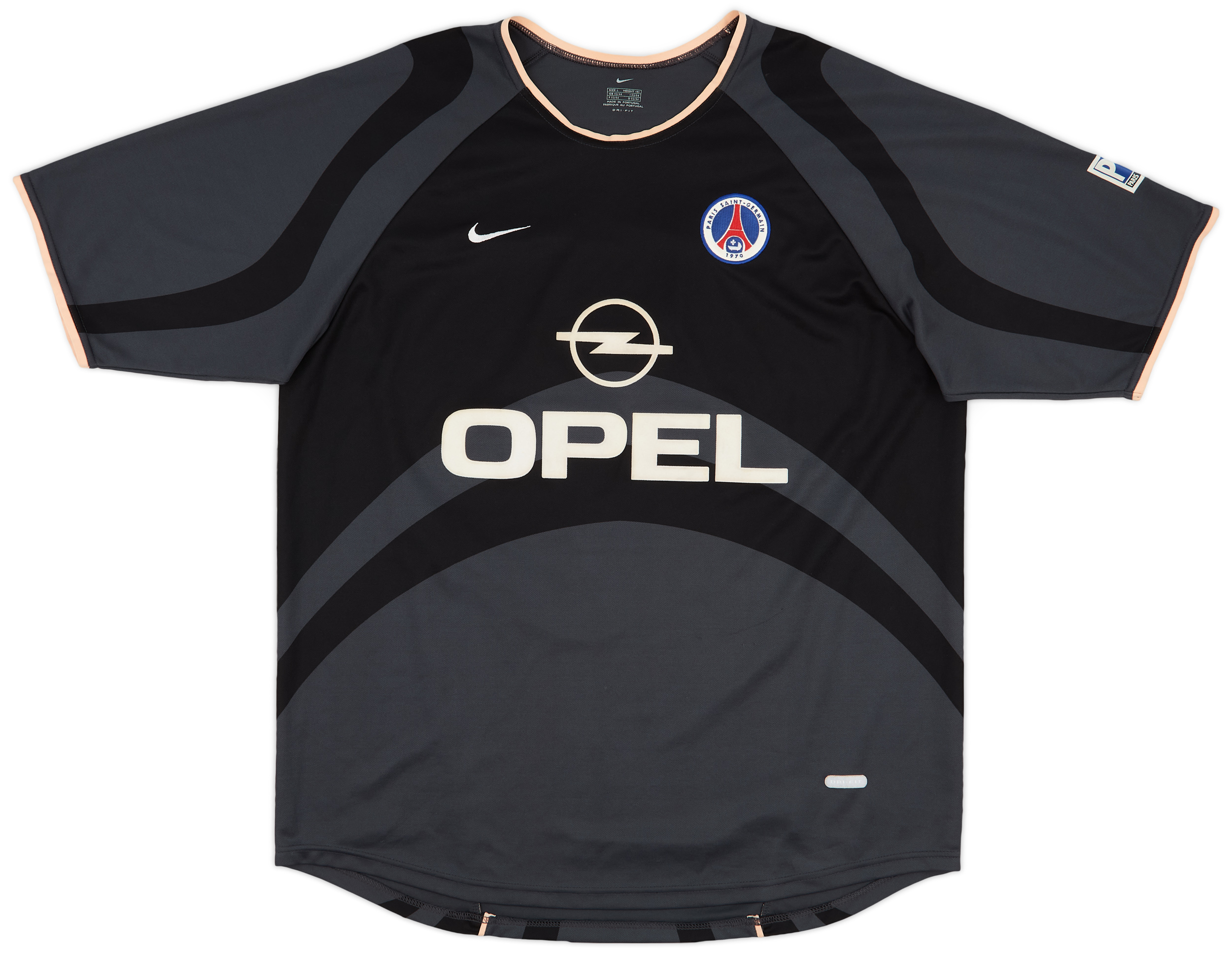 PSG Re-Releases Iconic Nike 2001-02 
