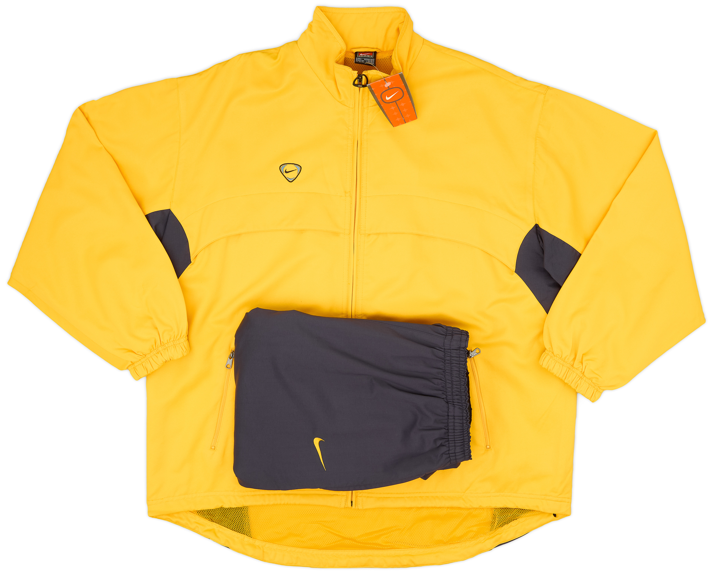 basic nike tracksuit