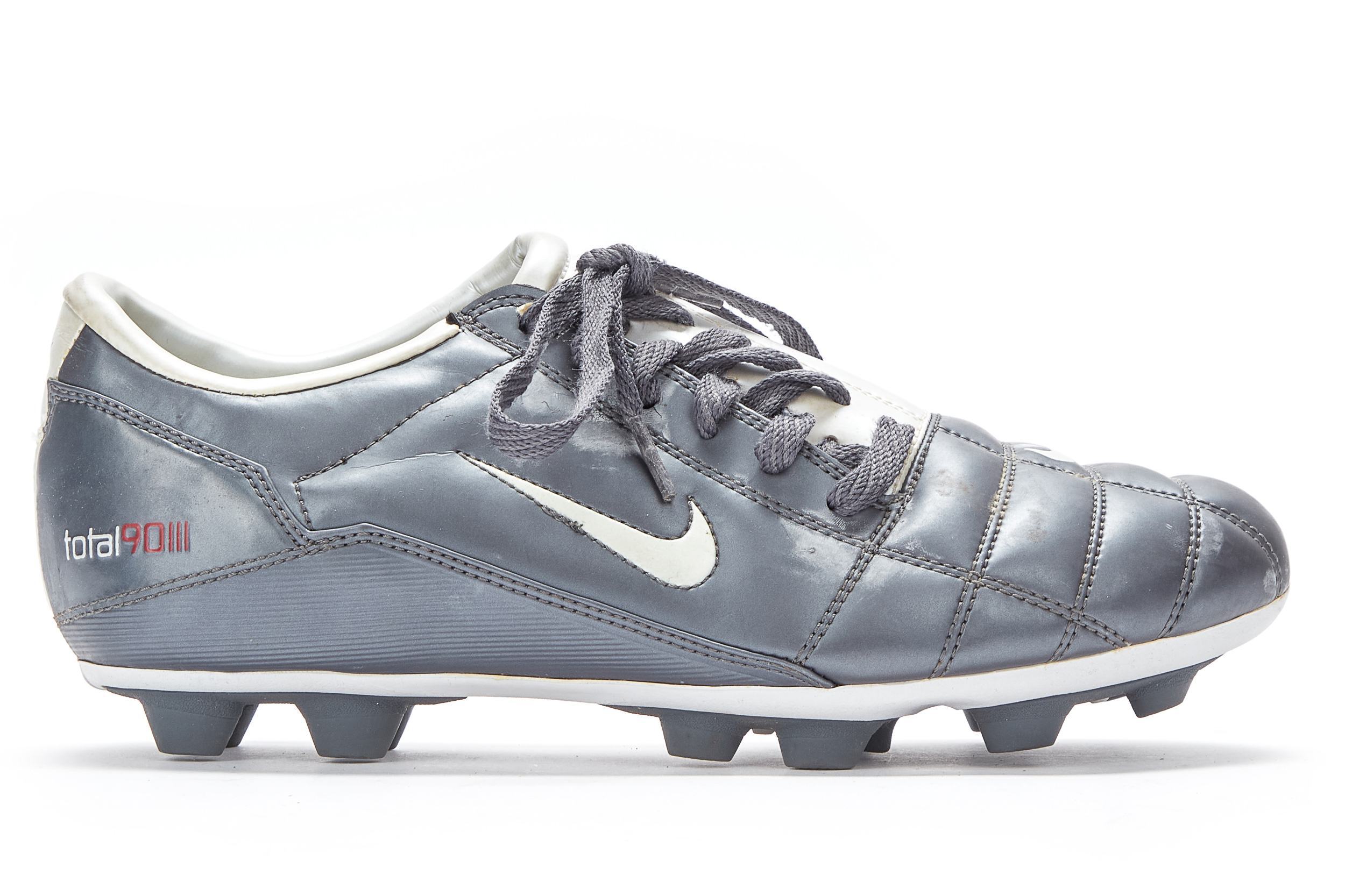 total 90 football boots 2004