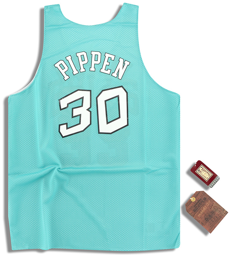 Amazon) Mitchell & Ness Chicago Bulls Pippen #33 Reversible