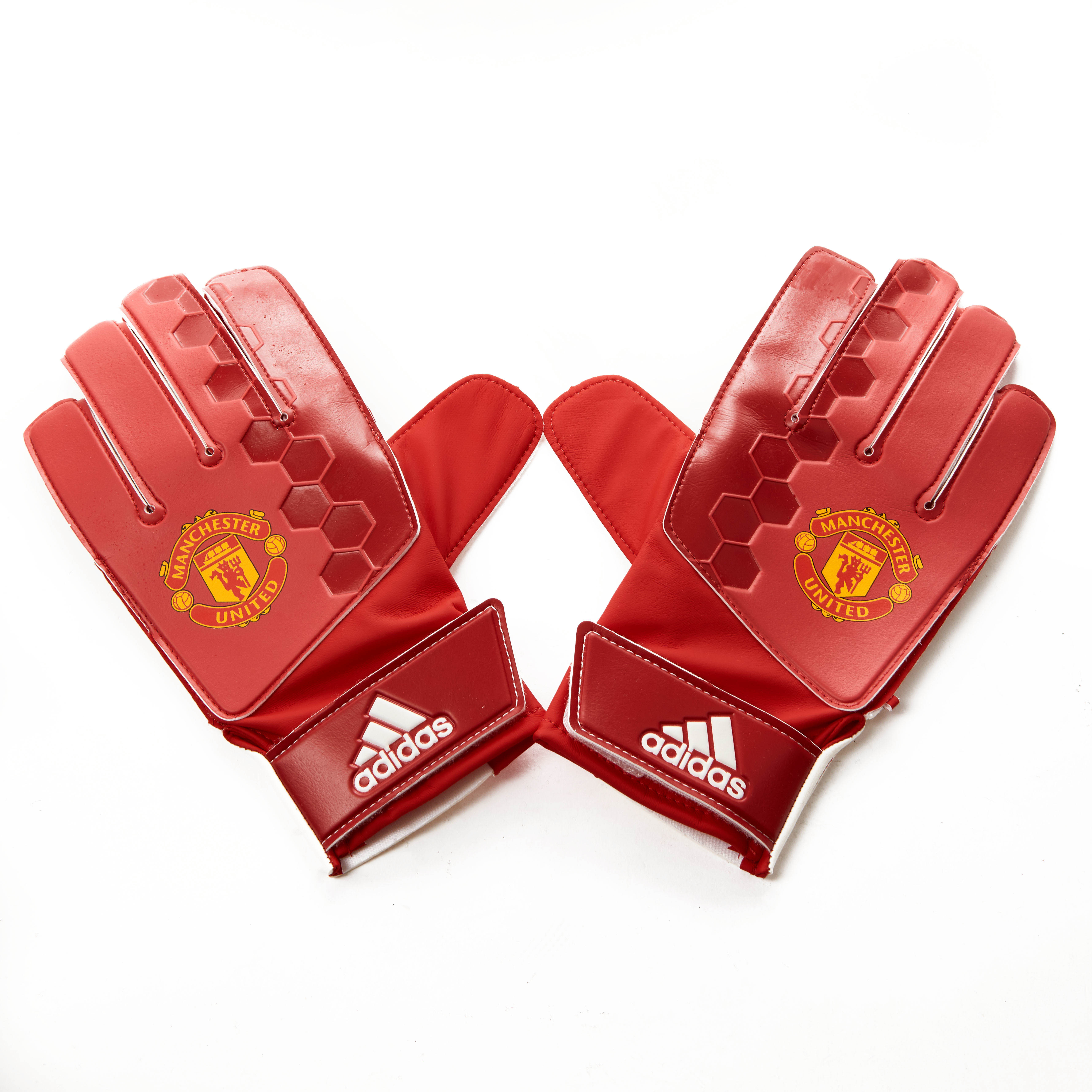 United goalkeeper gloves online