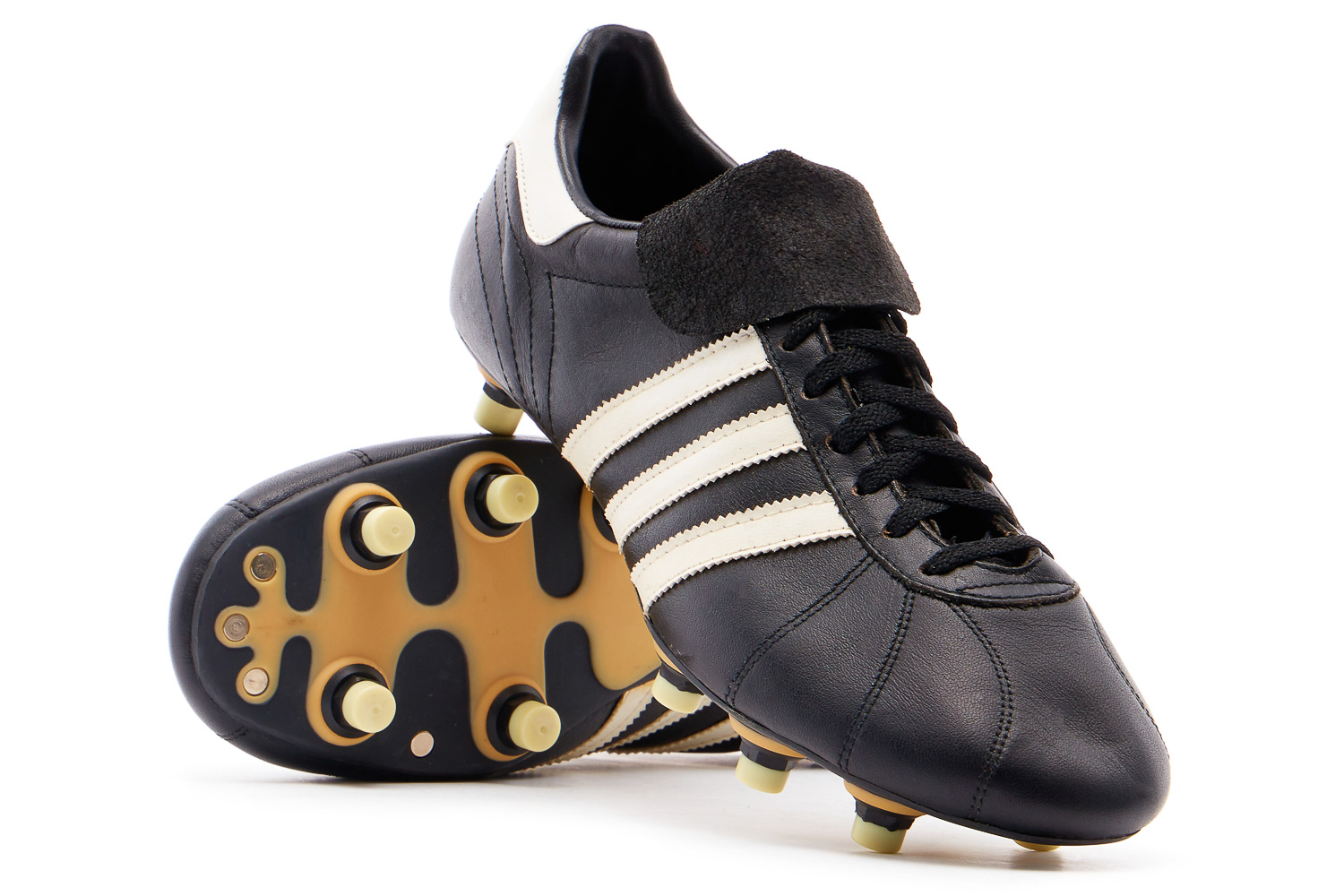 応援グッズ adidas Cabbagetown B.V.C. Soccer s 1985 adidas Cartagena Football Boots SG 10