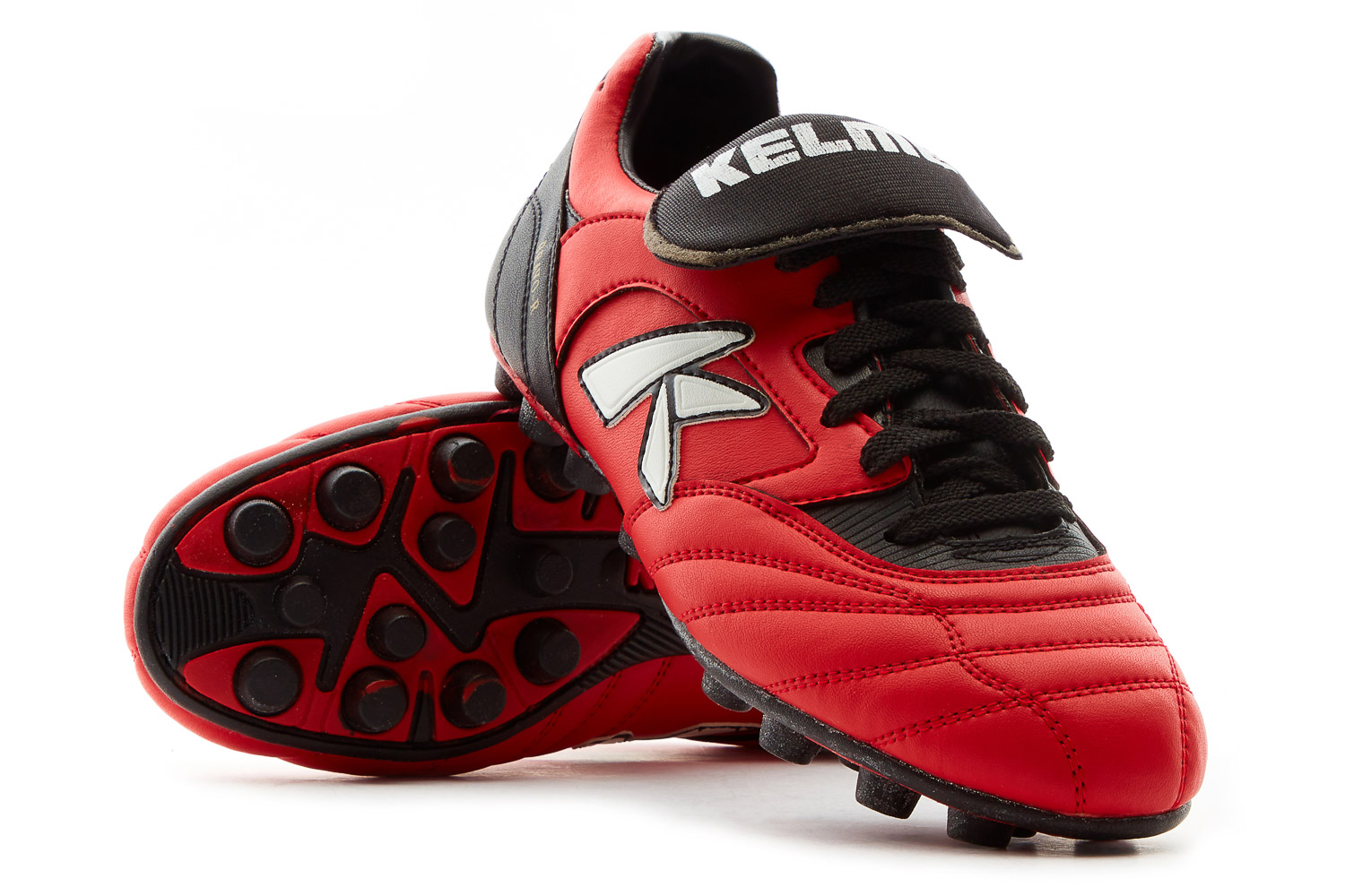 Kelme soccer best sale shoes