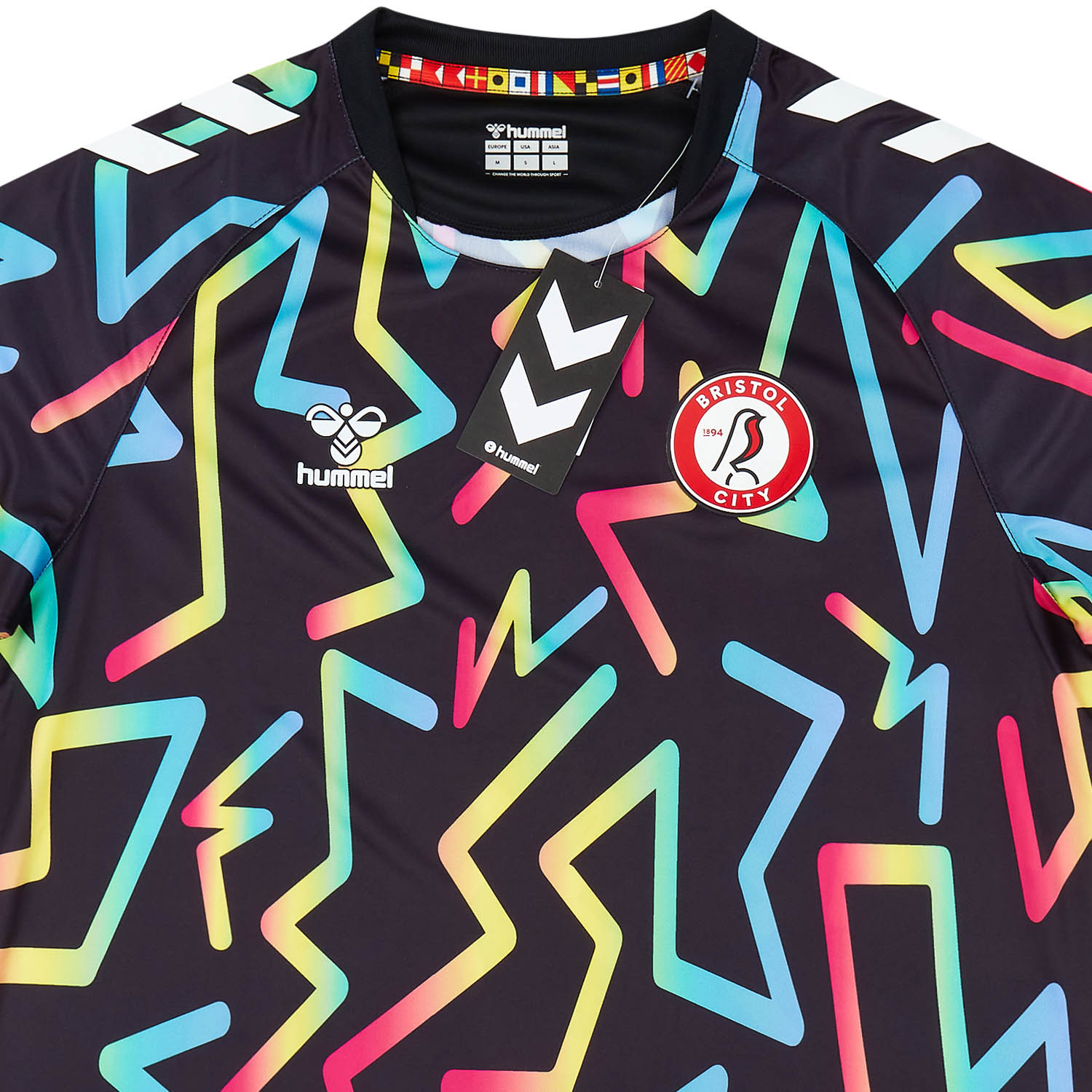 Goal Keeper Bristol City New Goalkeeper Kit 2022-23 Bristol City